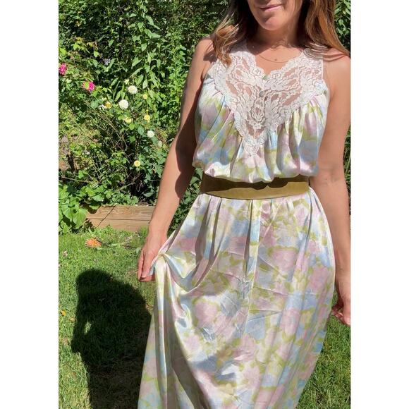 Vintage 1970s Vassarette Pastel Lace Slip Dress Nightgown (Maxi) - Picture 7 of 11